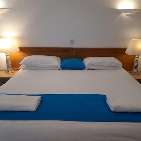 Hotel The Flying Fish Stables Ilminster Esterno foto