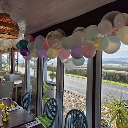 Hotel The Flying Fish Stables Ilminster Esterno foto