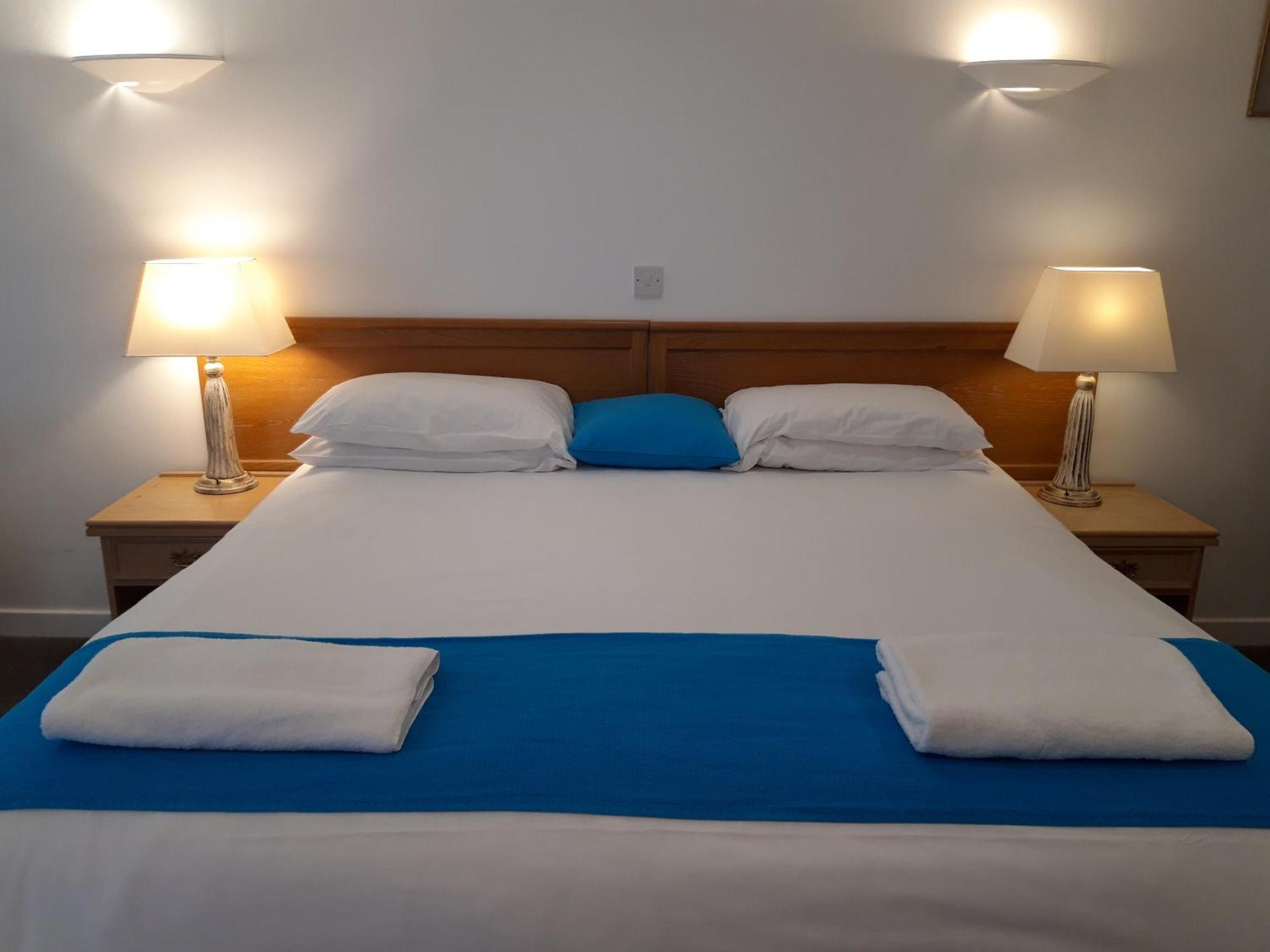 Hotel The Flying Fish Stables Ilminster Esterno foto